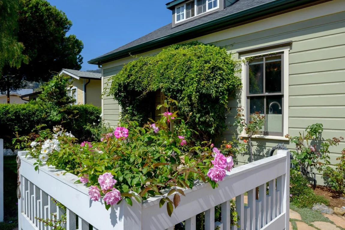 910_NorthNopalStreet_exterior.jpg
