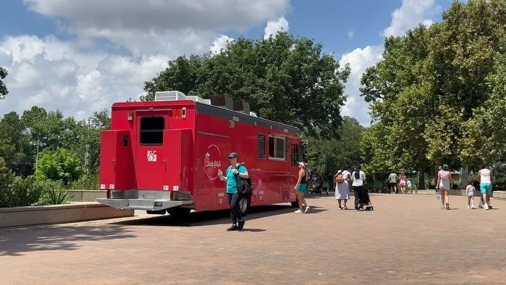 Happy Saturday ☀️!

Visiting the Houston Zoo 🐘 or even strolling around the park 🌳? We are here to serve &amp; bring the taste of fresh Chicken right to you from 11:00 AM - 4:00 PM every Friday and Saturday for the month of July!