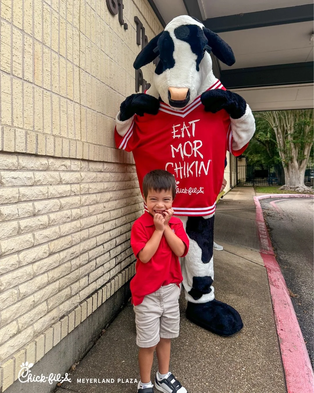 We had the pleasure of visiting and surprising the little ones from St. Thomas More Parish School ❤️🐄. We thank St. Thomas for having us be part of a wonderful community.