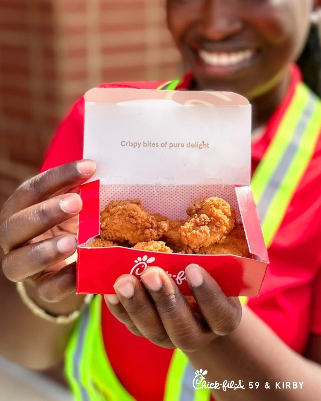 Tuesday Spooky Surprise 📲👻. 

Receive FREE 5ct Chick-fil-A Nuggets when you place a Mobile Order through the Chick-fil-A App today (10/20) from 2:00 p.m. to 8 p.m. at Chick-fil-A 59 &amp; Kirby.
.
.
One free item per guest, per Chick-fil-A account,