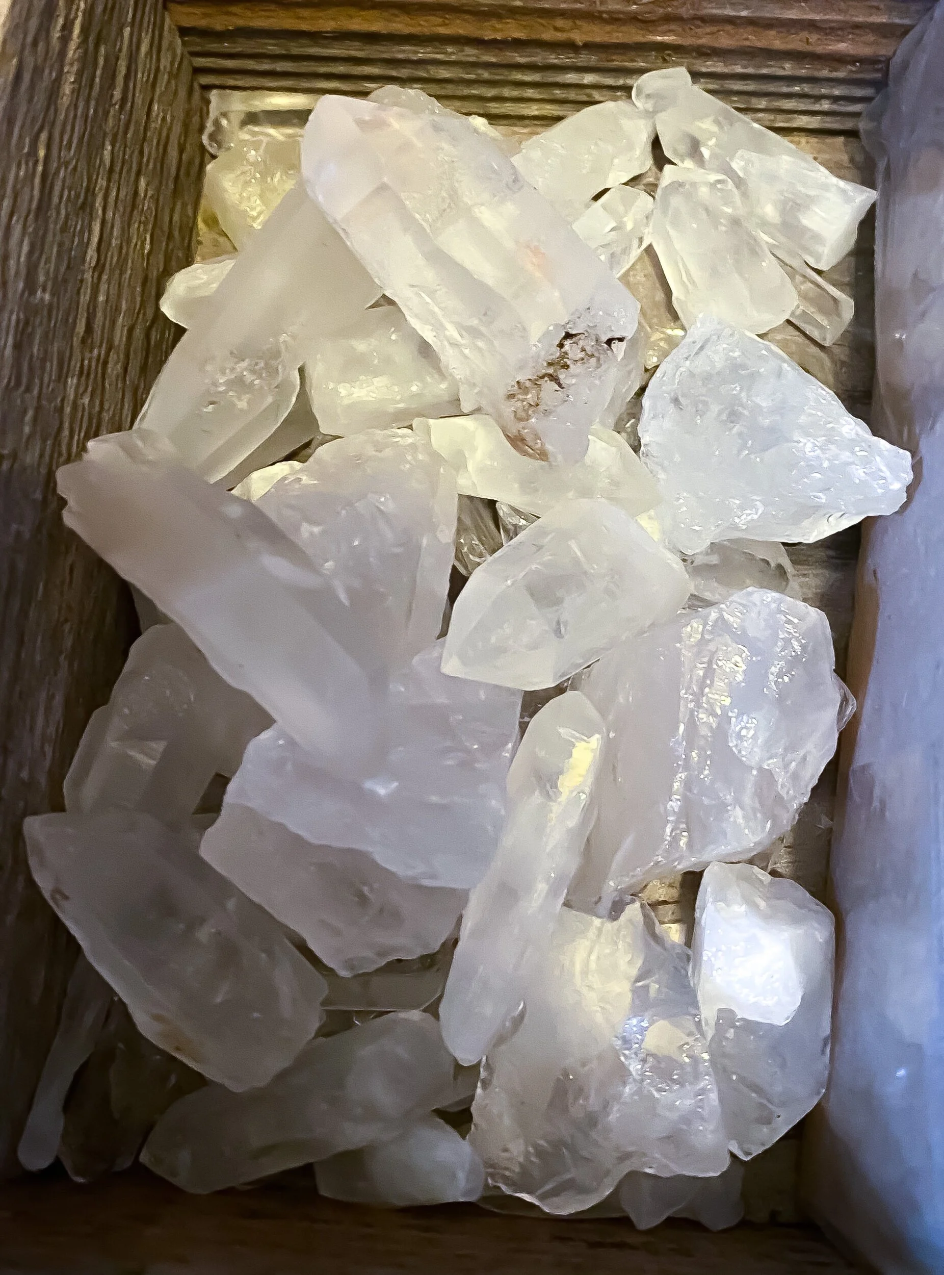 2751FCB2-57A0-40F5-9584-A5ABB552A249