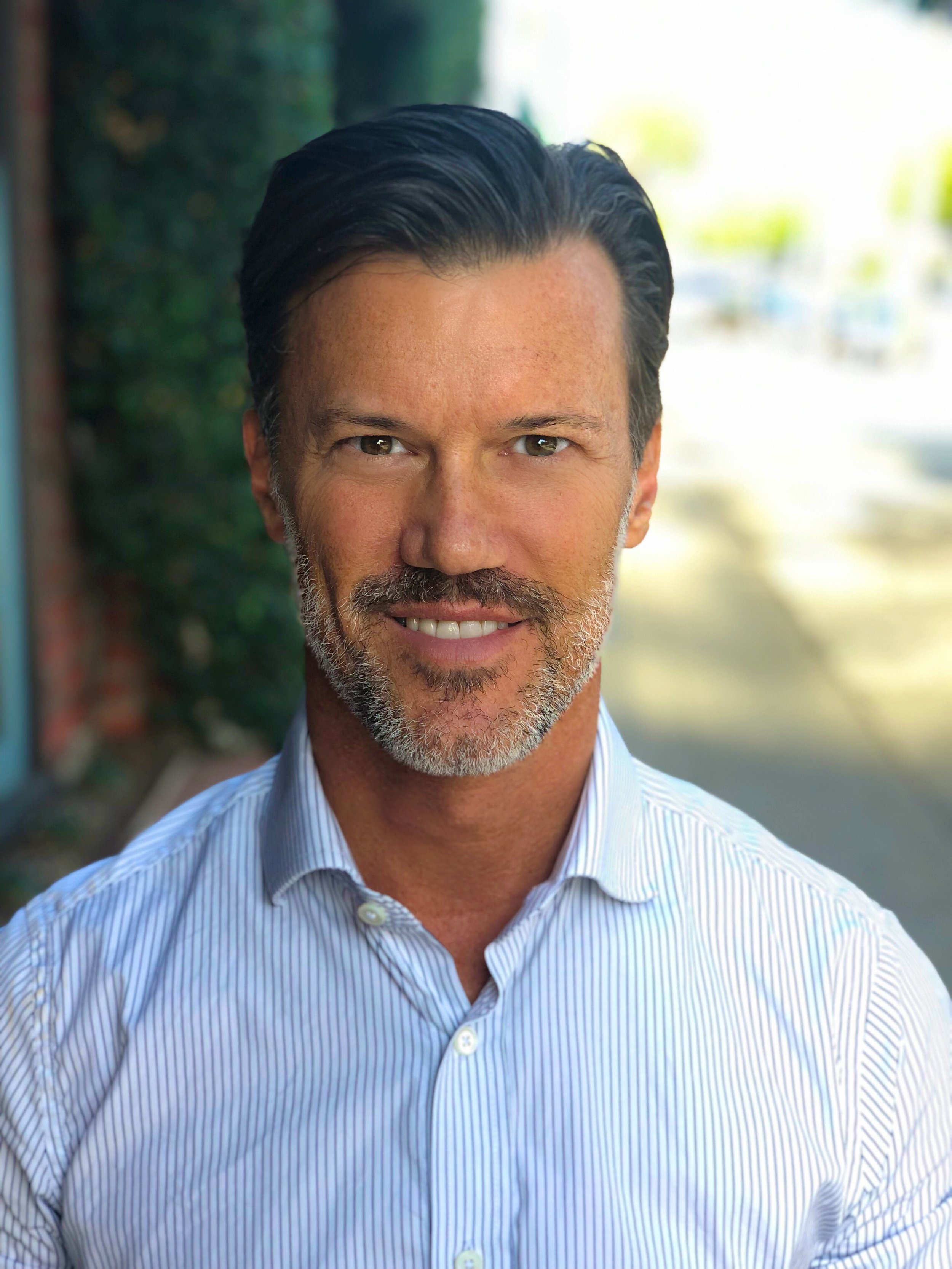 Acupuncturist Robert Youngs