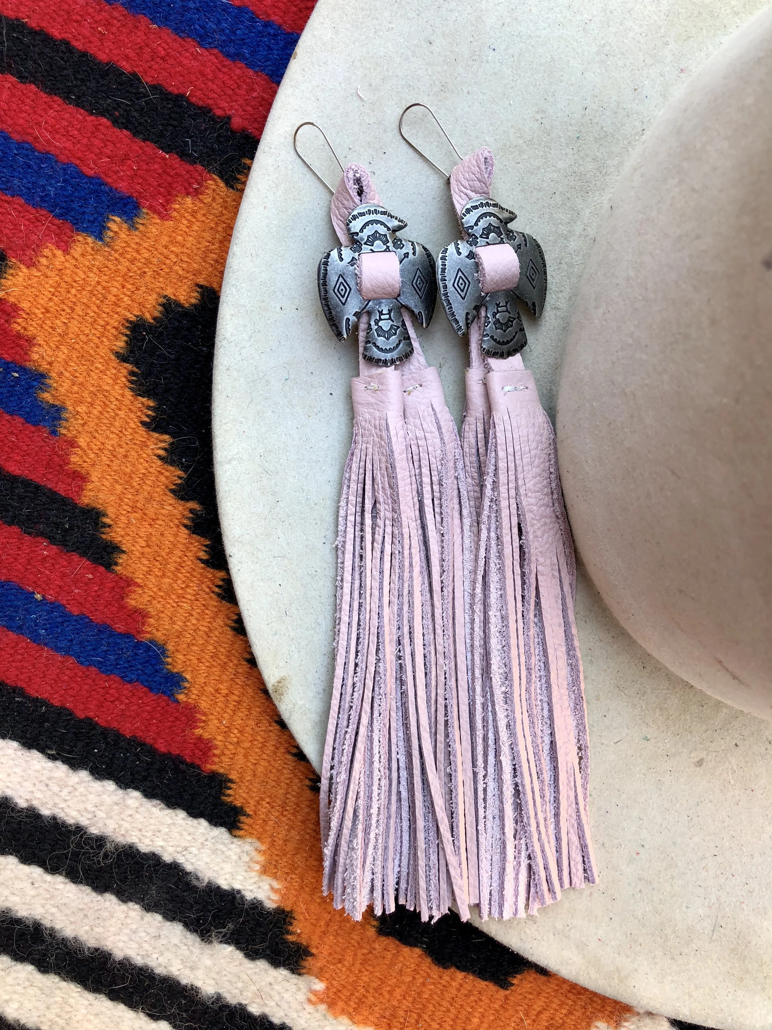 1B1CE5F8-46BA-47AE-9E1B-AFB7F5D17FE6