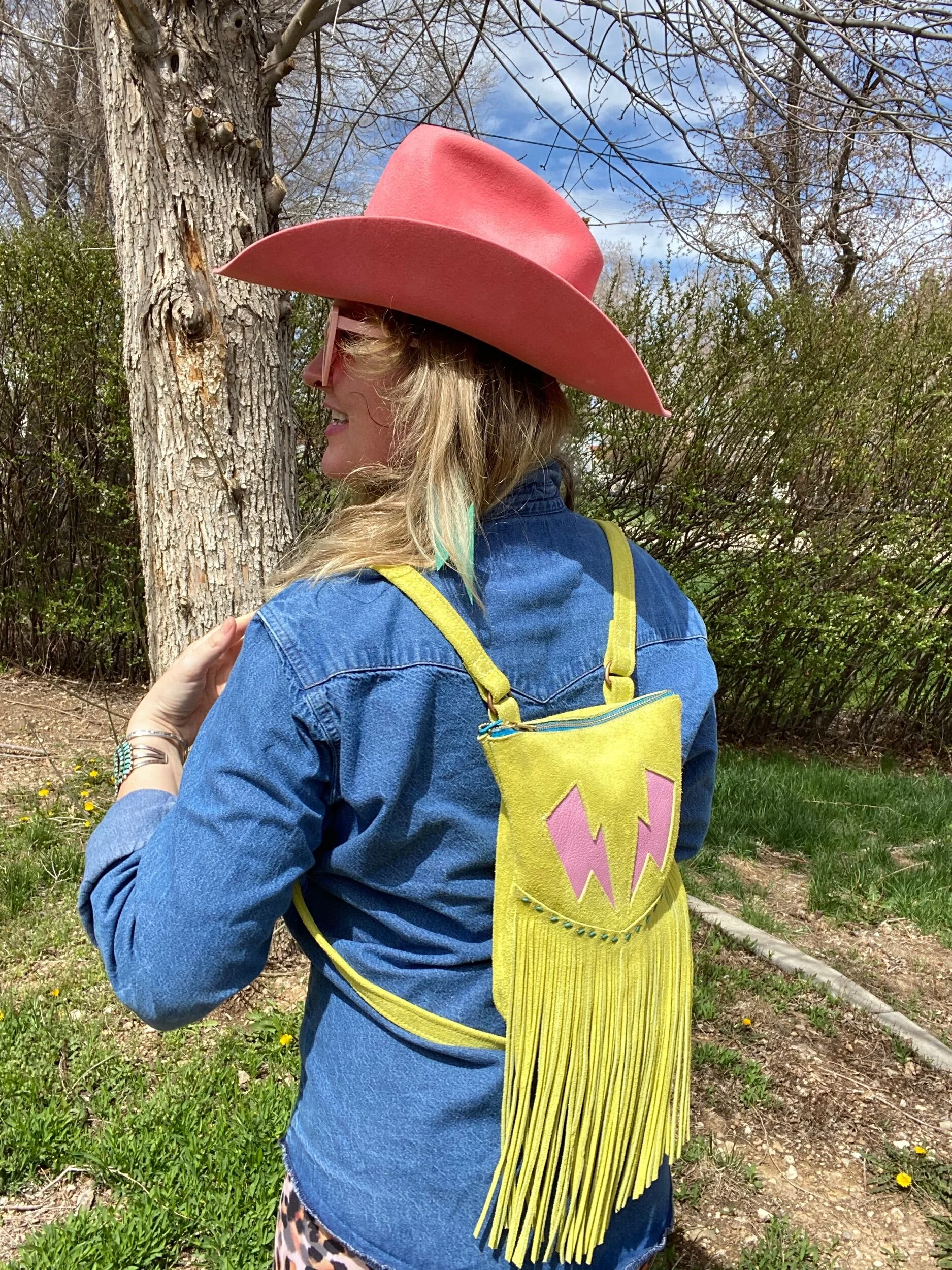 0AD07897-F472-4A1F-A2F2-FF1745827222