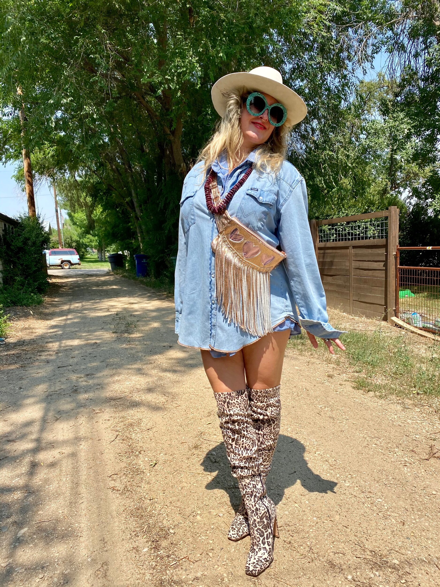 F092C6BC-1B2E-46D9-A857-1C0FAB0AE25E