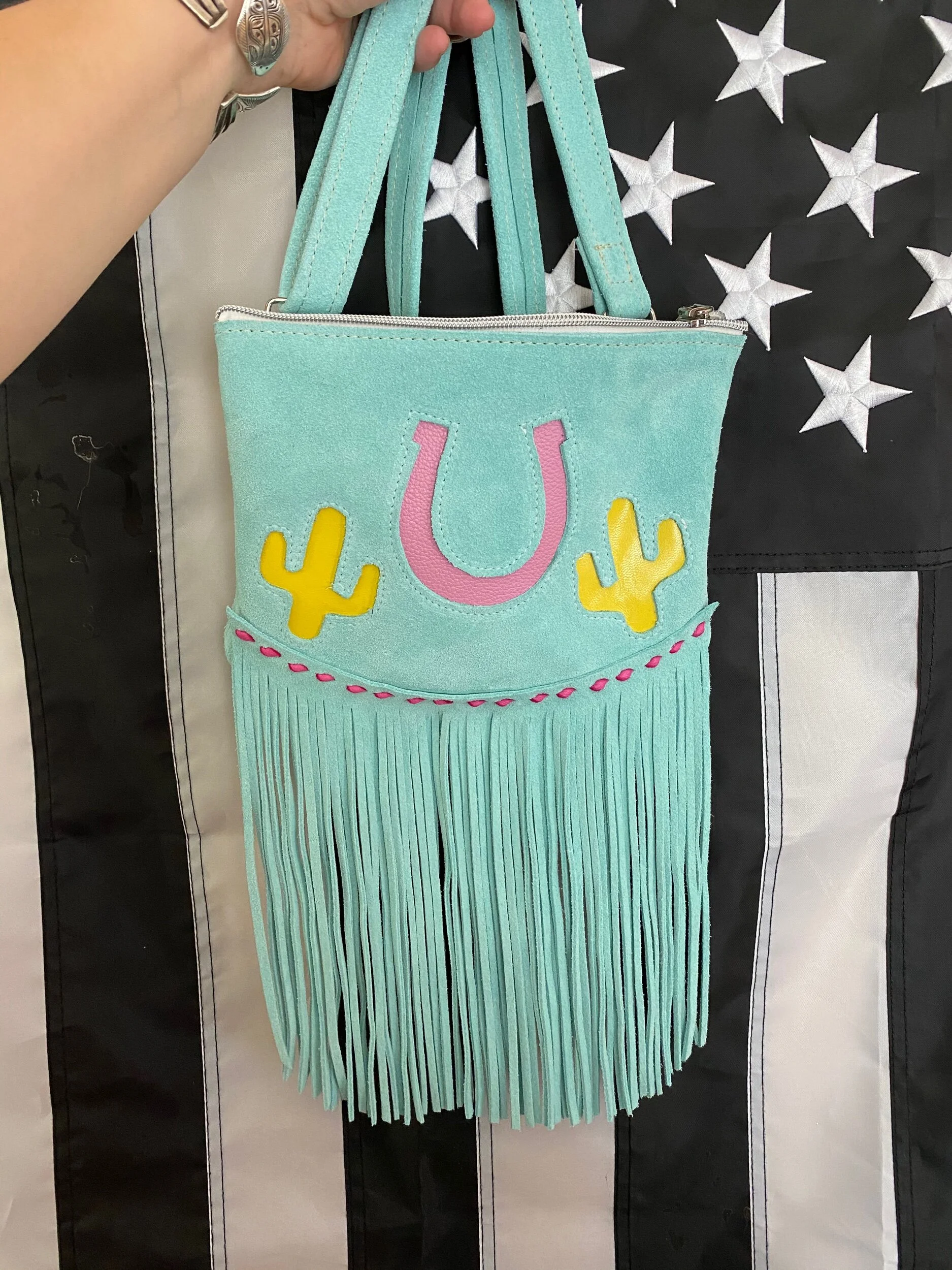 12DB760E-C981-4B25-95EB-BCD364432632