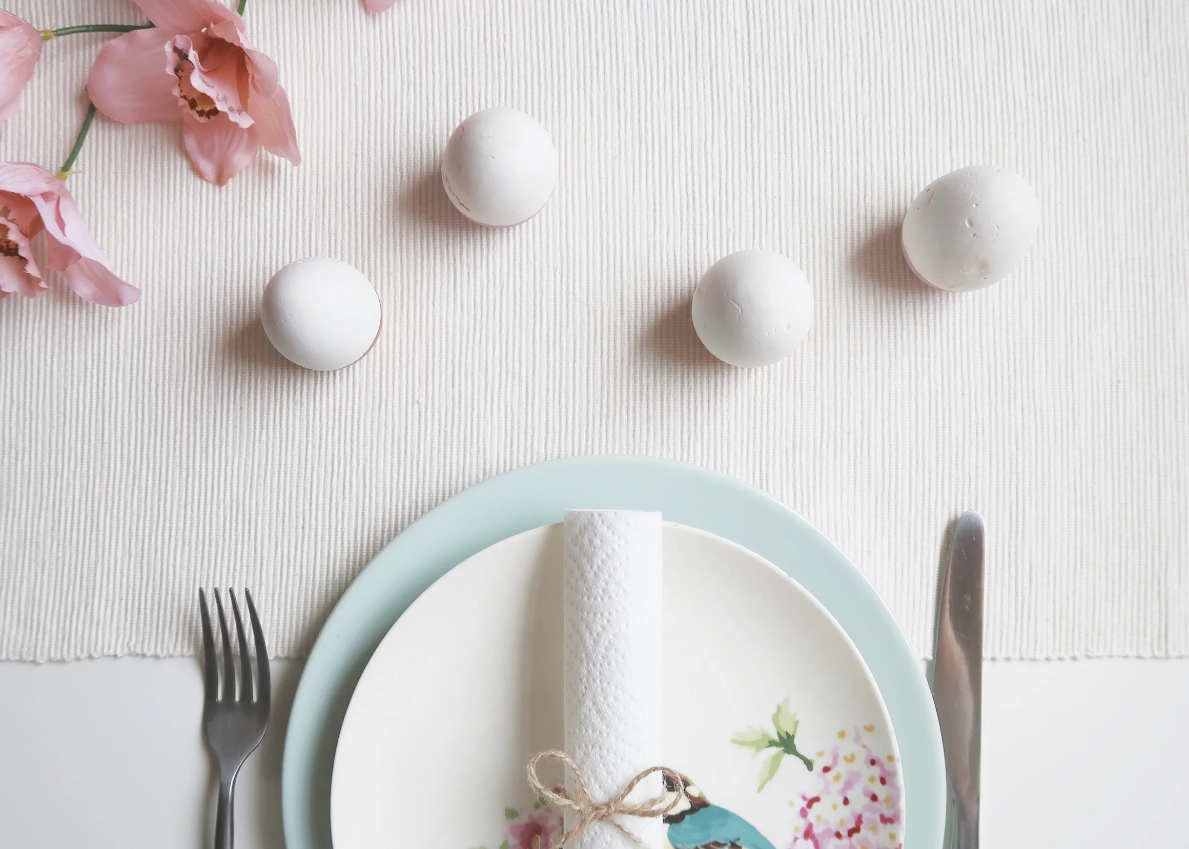 DIY // PLASTER EASTER EGG DECOR
