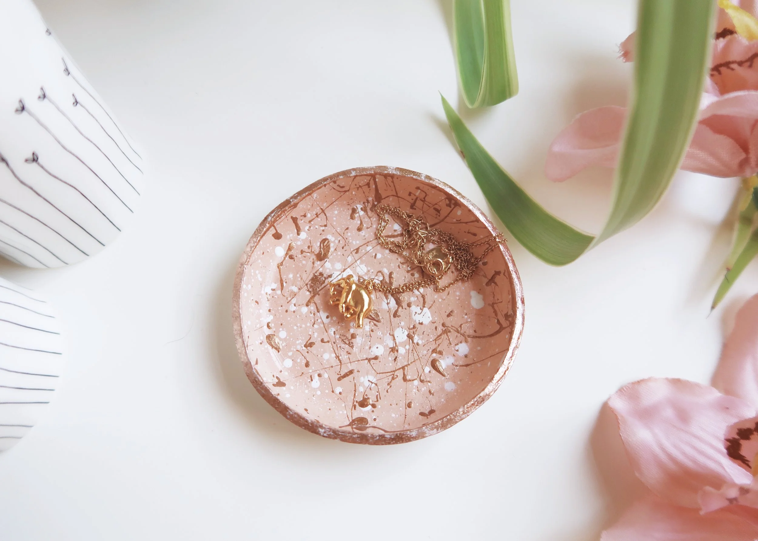 DIY // PAINT SPLATTER CLAY RING DISH