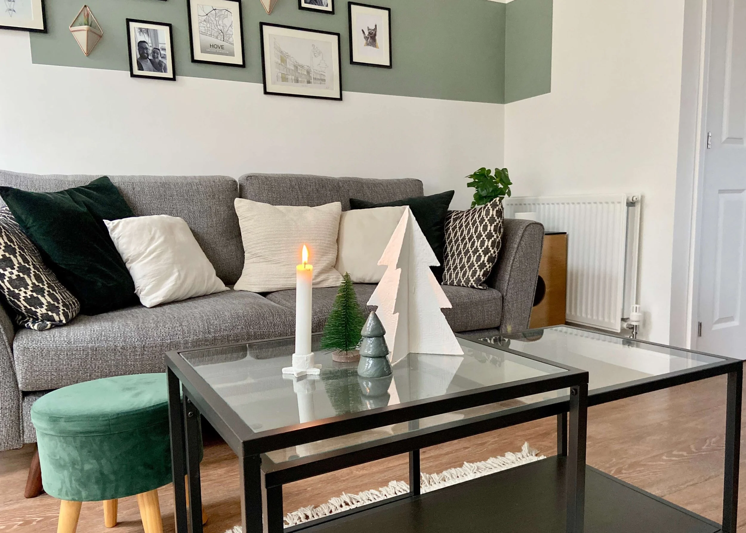 H&amp;M-Inspired Standing Christmas Tree