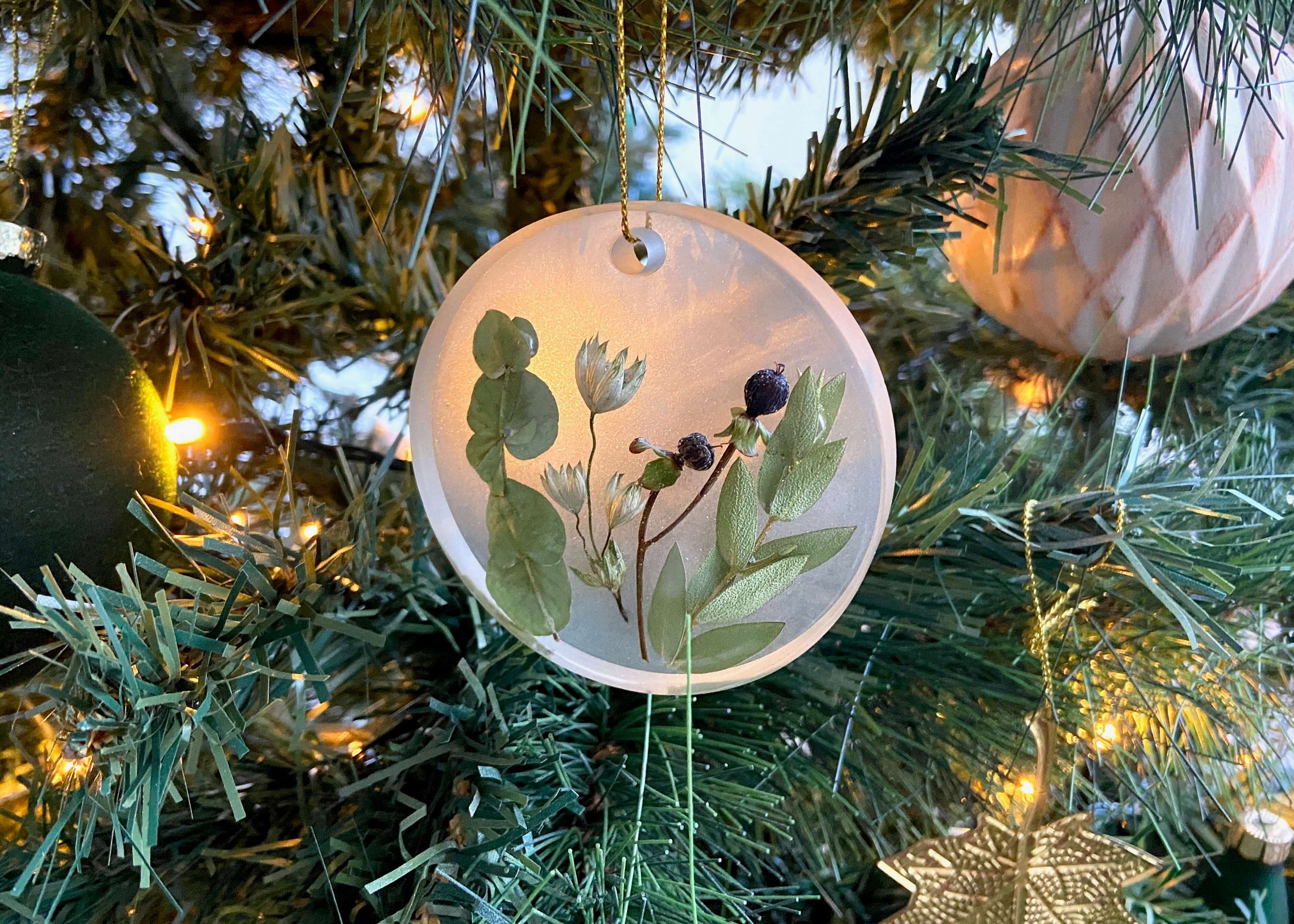 Minimal Floral Resin Tree Ornaments