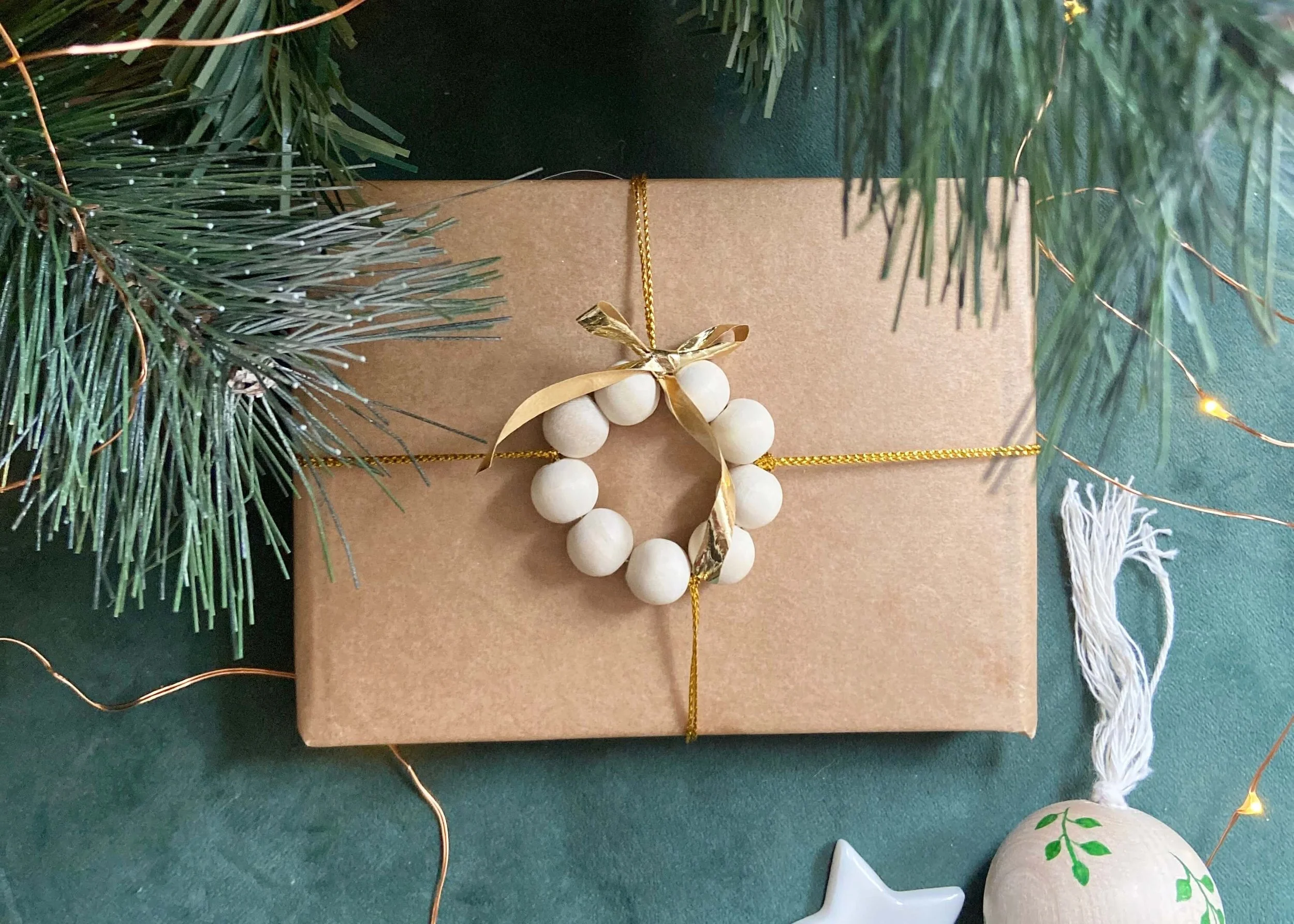 Mini Bead Wreath Gift Topper