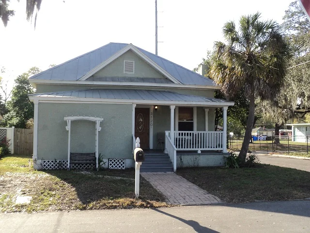 3120 N. Woodrow Ave.