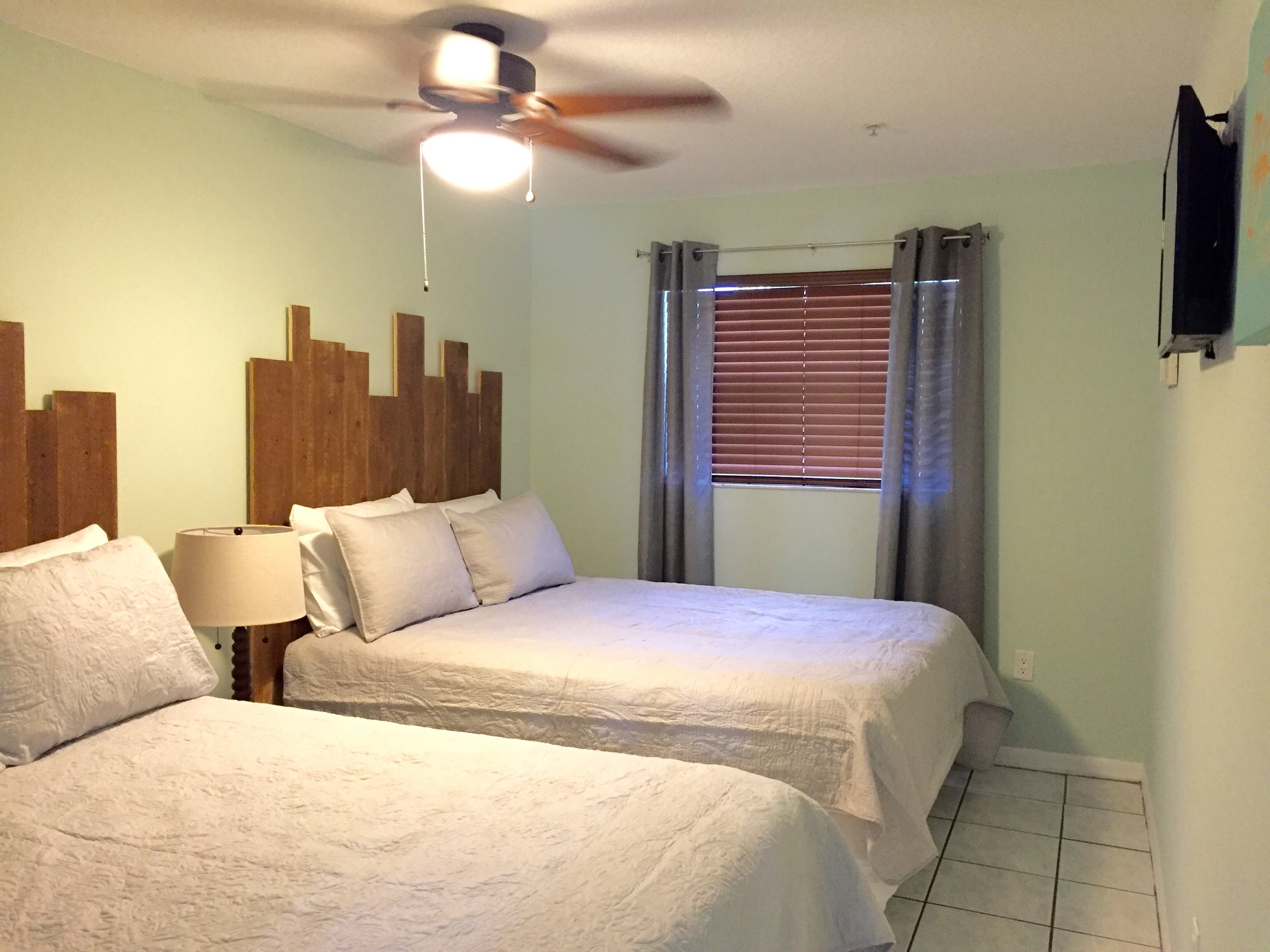 Guest bedroom w TV.jpg