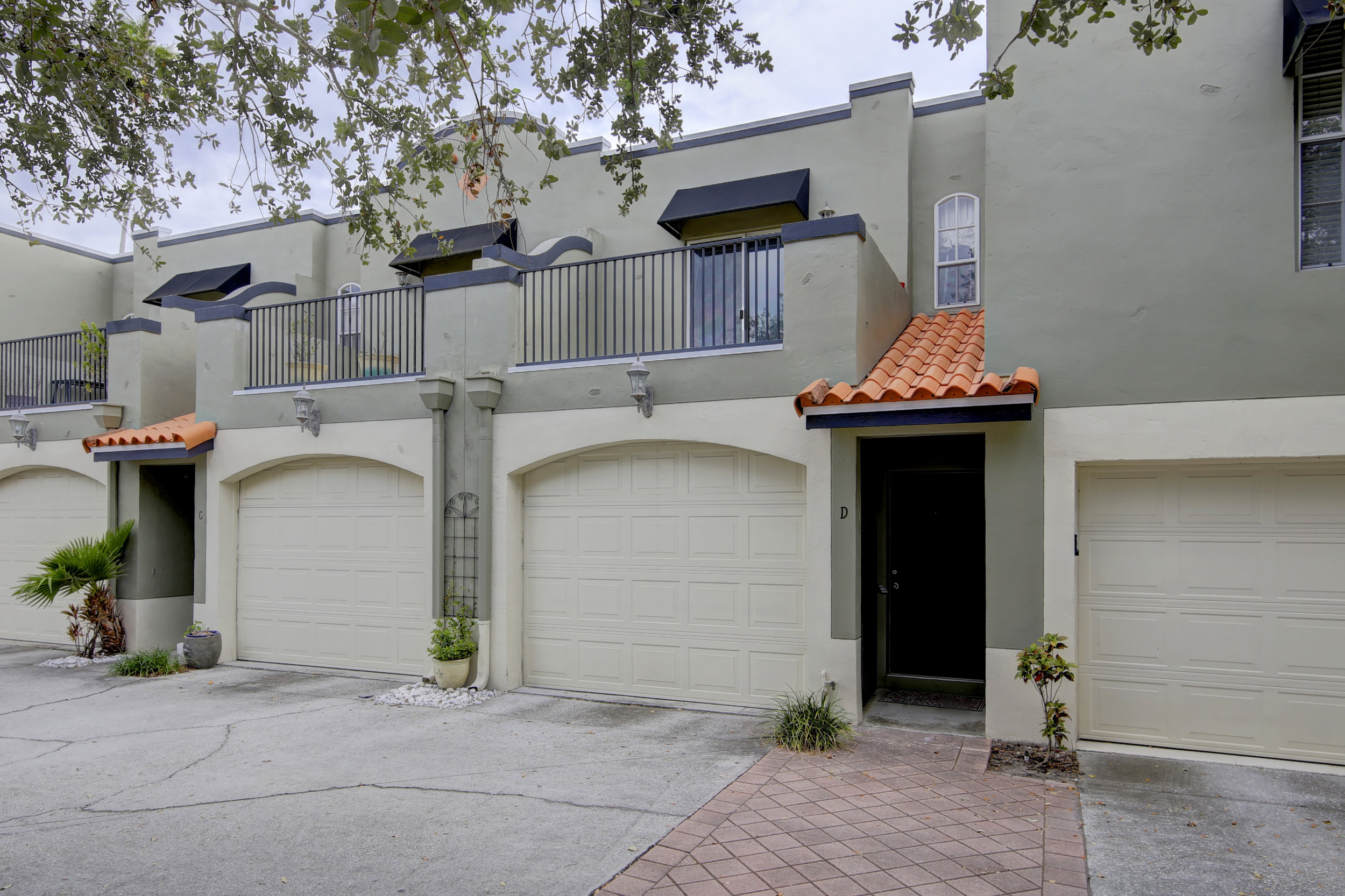 001_Exterior Front .jpg
