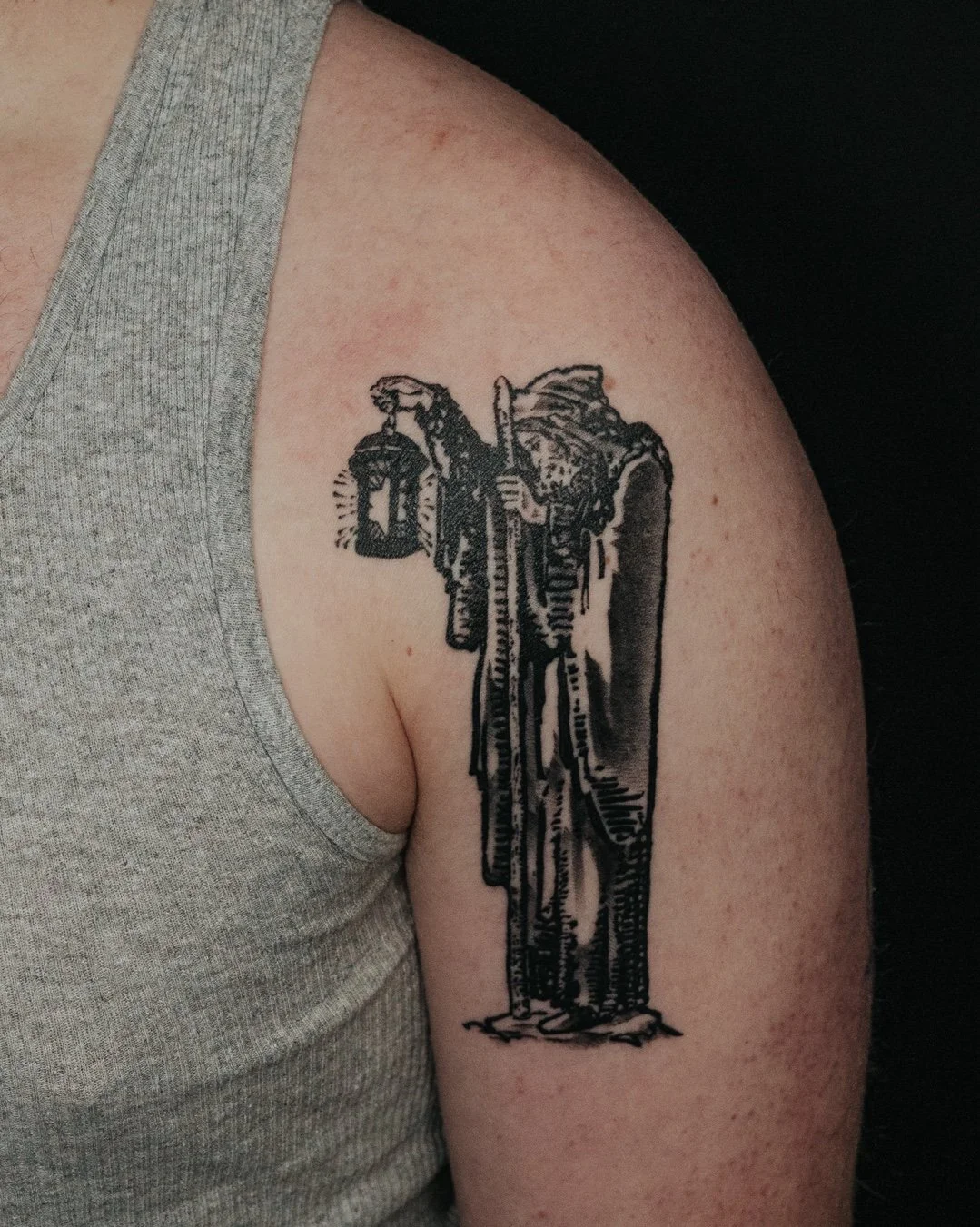 Recent finished etching style piece by @seemoretattoos​
🏮✨🗡️​
​
#leviticus #tattoo