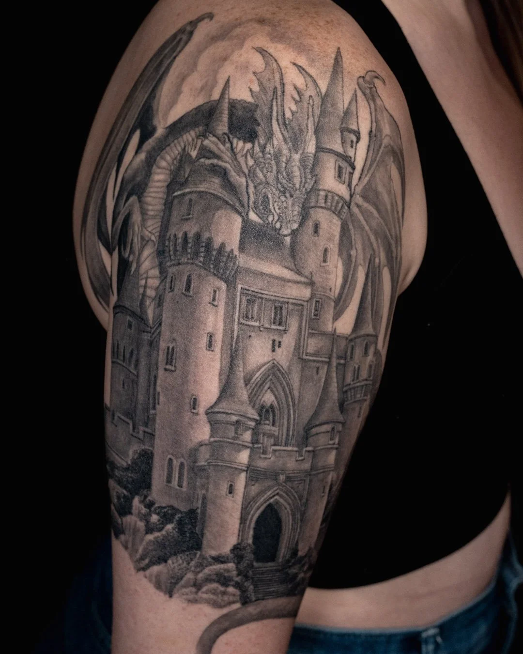 Can&rsquo;t go wrong with Dragons and Castles, finished piece by @kylemaloneart 🗡️🐉✨​
​
#leviticus #tattoo