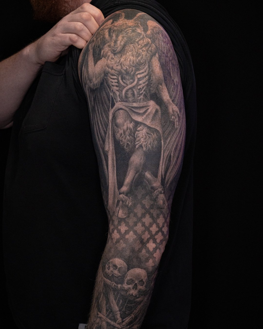 🦇🗡️💀Large finished project by our talented @seriously_malflourished on @kp_01_​
​
#leviticus #tattoo