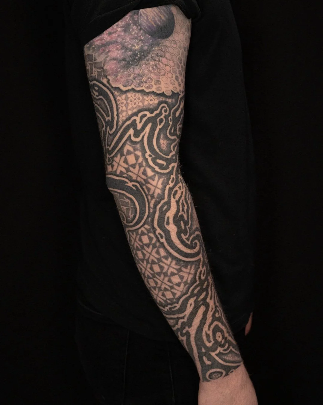 🏁@cliftonwcarterjr finished up this unique sleeve and we&rsquo;re obsessed🗡️🦇✨​
​
#leviticus #tattoo