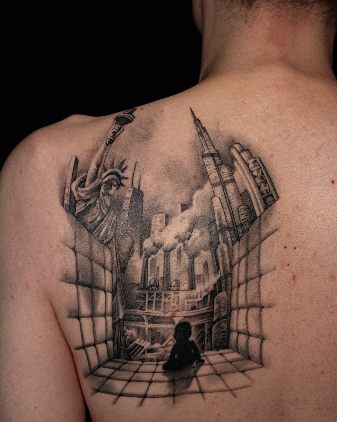 🏢🗽healed piece by @seriously_malflourished came back in for photos and we&rsquo;re super stoked they did. 🦅✨​
​
#leviticus #tattoo