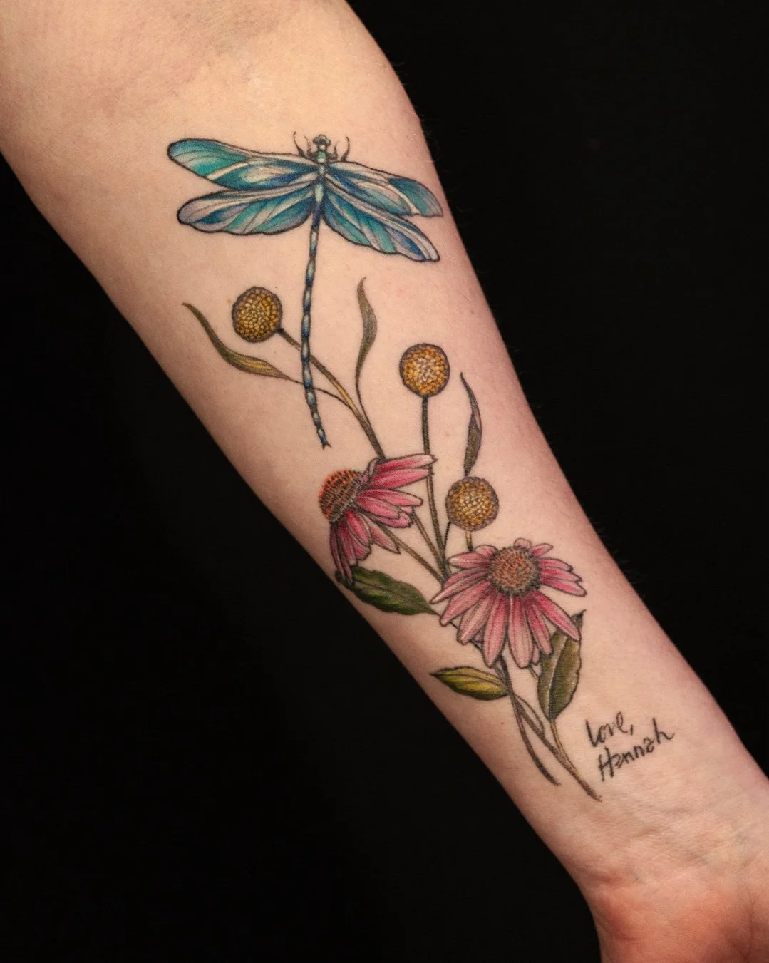 💐Healed flowers came back to us, work courtesy of @wildcrafttattoo 🐛​
​
#leviticus #tattoo