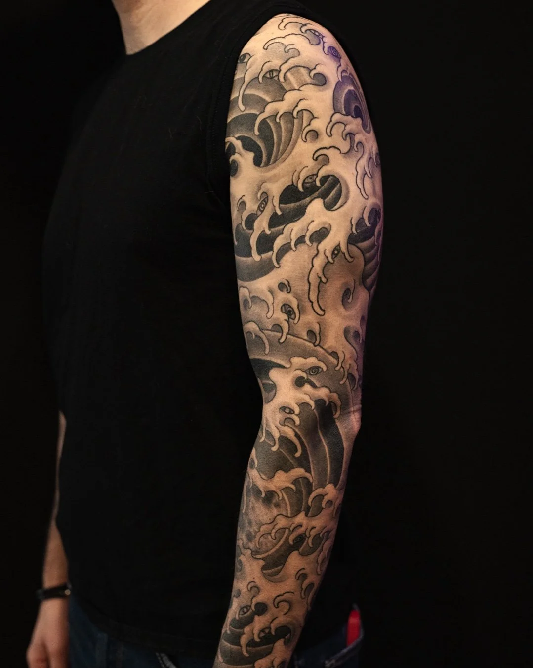 Rad finished sleeve by the talented @kylemaloneart ​
🌊🌊🌊​
​
#leviticus #tattoo