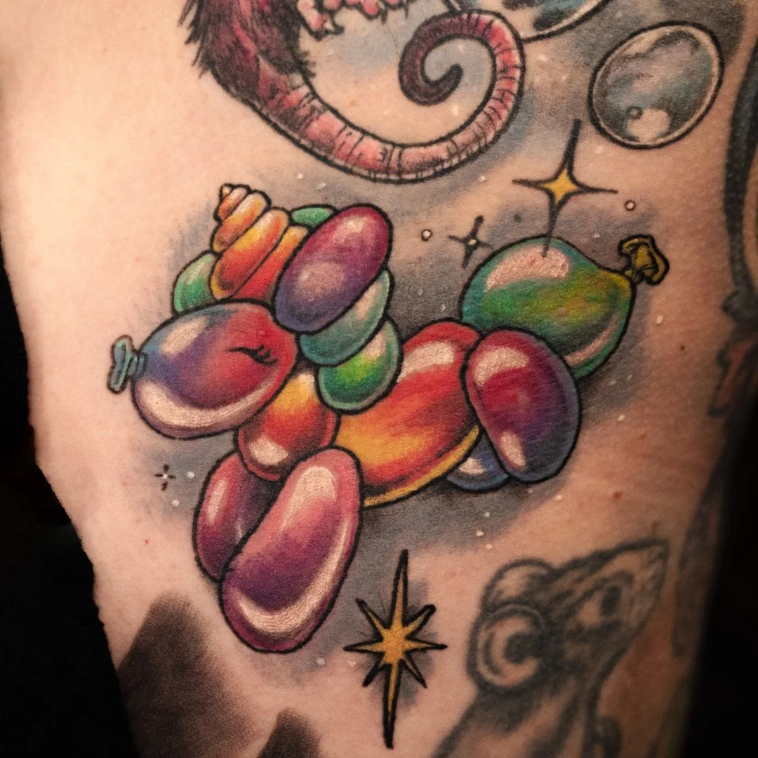 🎈🦄✨What more could you want in a lil gap filler?? Balloonicorn is as timeless as they come :)​
​
#leviticus #tattoo