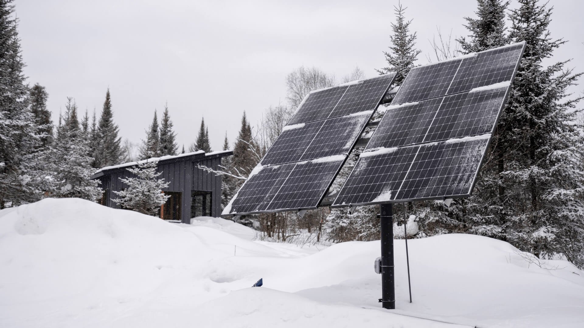 Snow-and-solar-blog-min.jpg