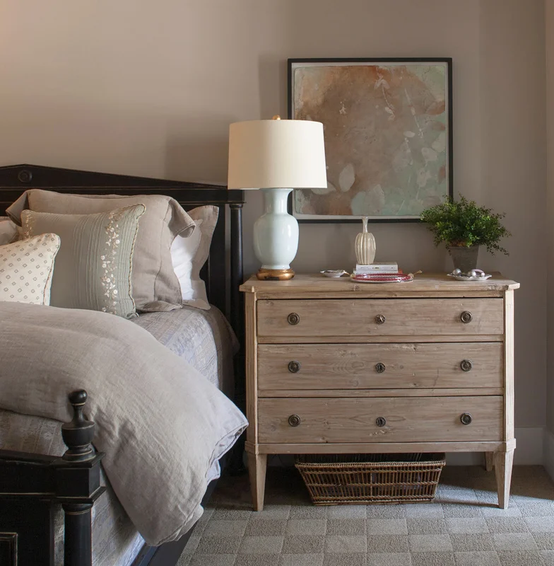 ©JulieWageRoss-Lee-Pruitt-Interior-Design-Bedroom-08.jpg