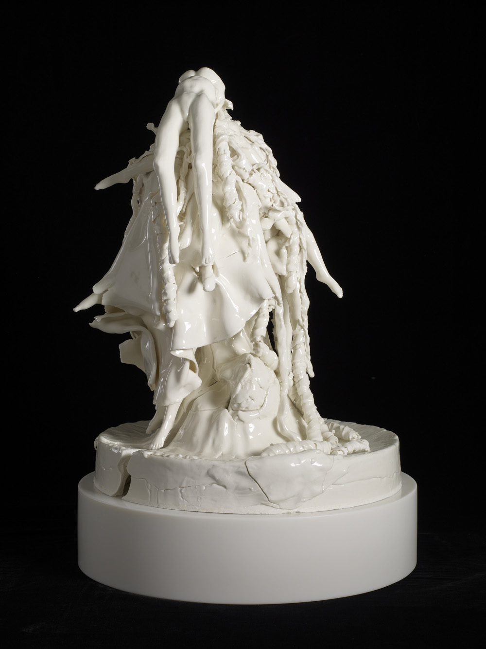  Rachel Kneebone,&nbsp; All words choke me ,&nbsp;2012,&nbsp;Porcelain,&nbsp;Height: 62 x Ø 42.5 cm,&nbsp;Courtesy of White Cube, London and Stephen White 