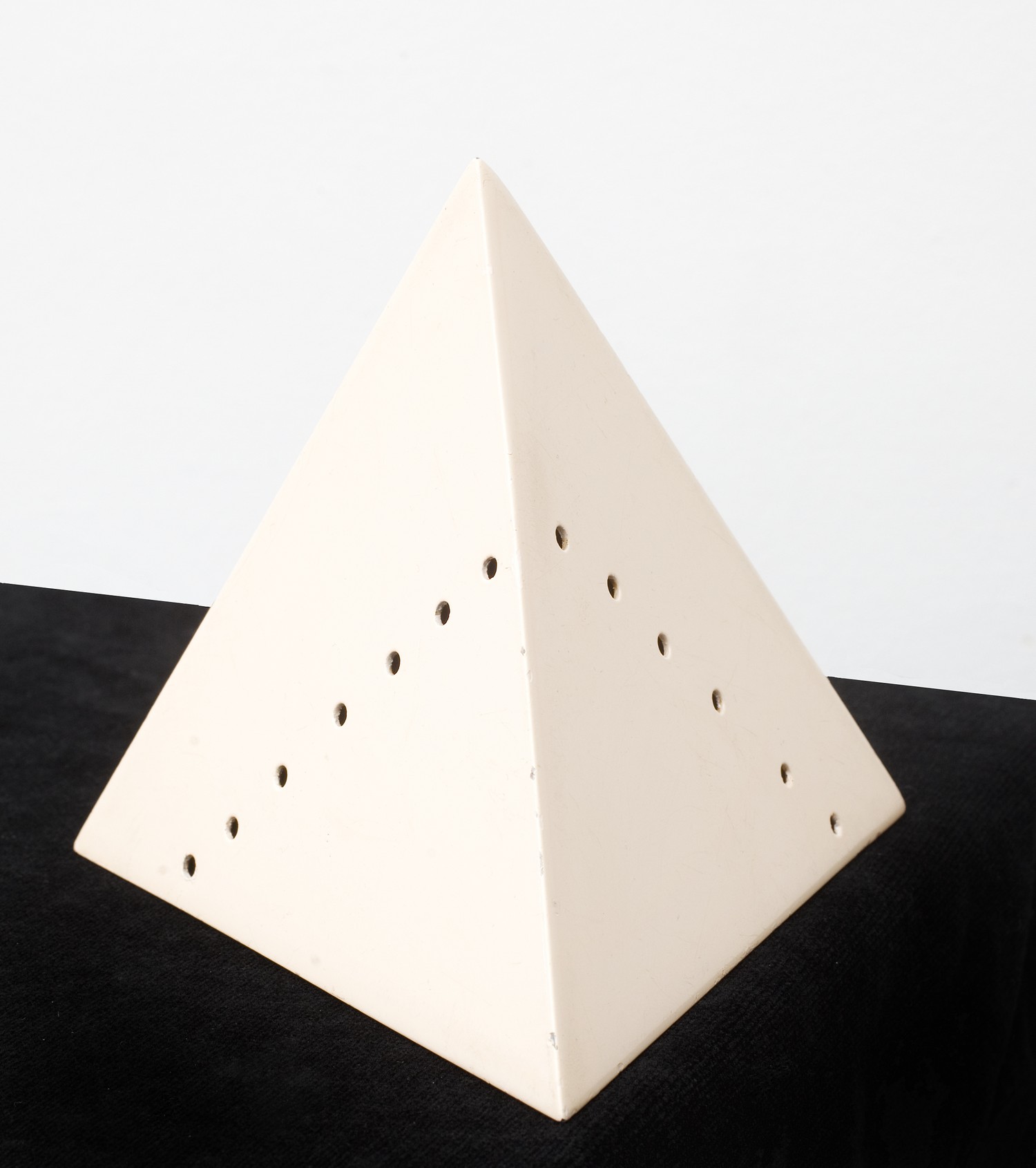  Lucio Fontana,  Piramide , c.1967, Metal, pink lacquer, 11 x 13 x 13 cm, Numbered and signed 30/50 as well as L. Fontana. Edition 30/50 