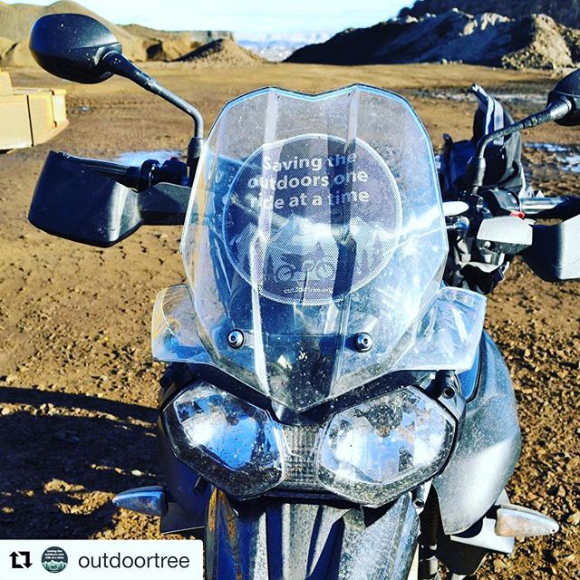 NO THANK YOU @outdoortree  #Repost @outdoortree
・・・
Shout out to @motoscreenz for making a giant motoscreen out of our logo for the Tiger. Pretty cool to have it there. Plus you can see through the back. #10piecechallenge