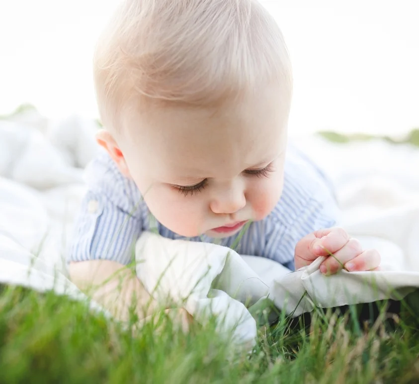 Baby photographer in Rochester, Michigan