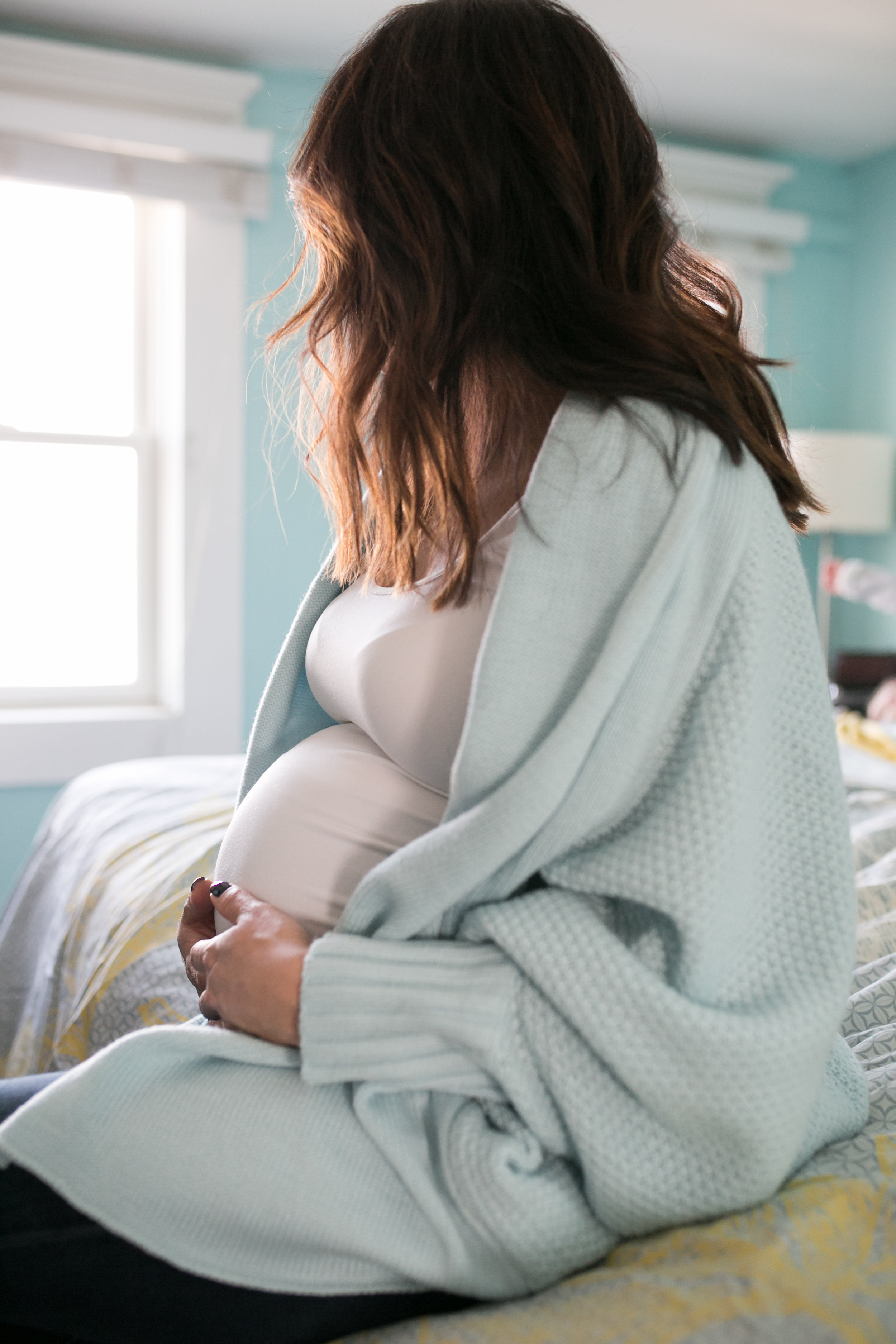 Maternity photographer in Rochester, Michigan