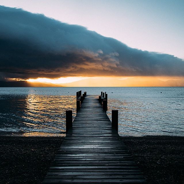 We could tell you that our backyard is the best place to catch the sunrise, but the evidence speaks for itself... 😍⁠
⁠
⁠
⁠
Photo: @whiteroomfilms | #westshoremarket #westshoretahoe #laketahoe #tahoepark #tahoe