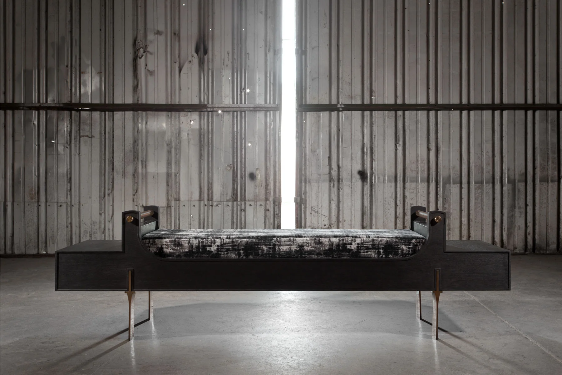 Bench_Workshop_black_white_cover.jpg