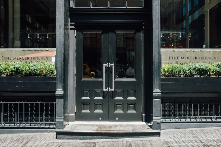 soho-new-york-city-Mercer-kitchen.jpg