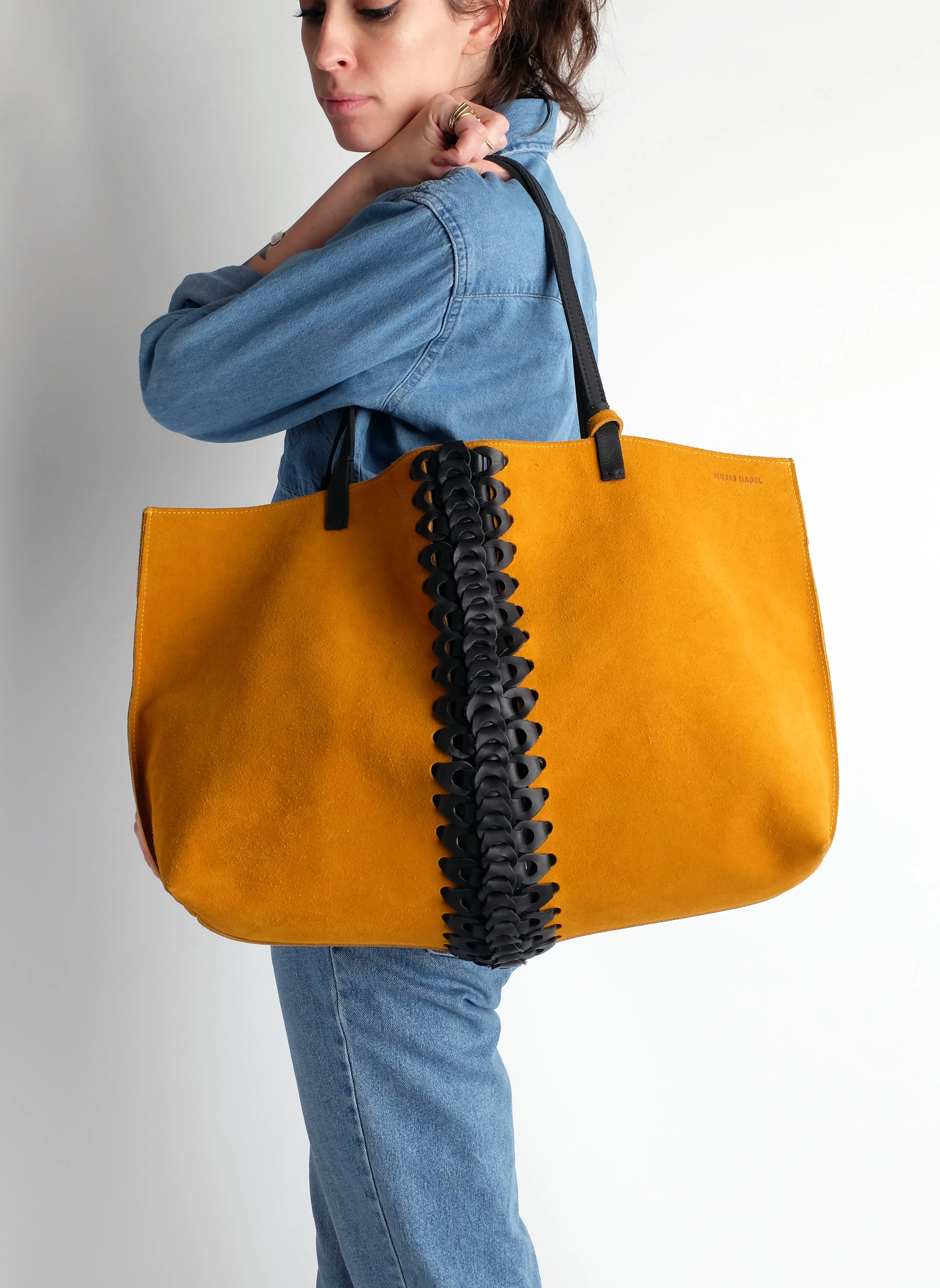 Vertebrae Tote Suede L.jpg