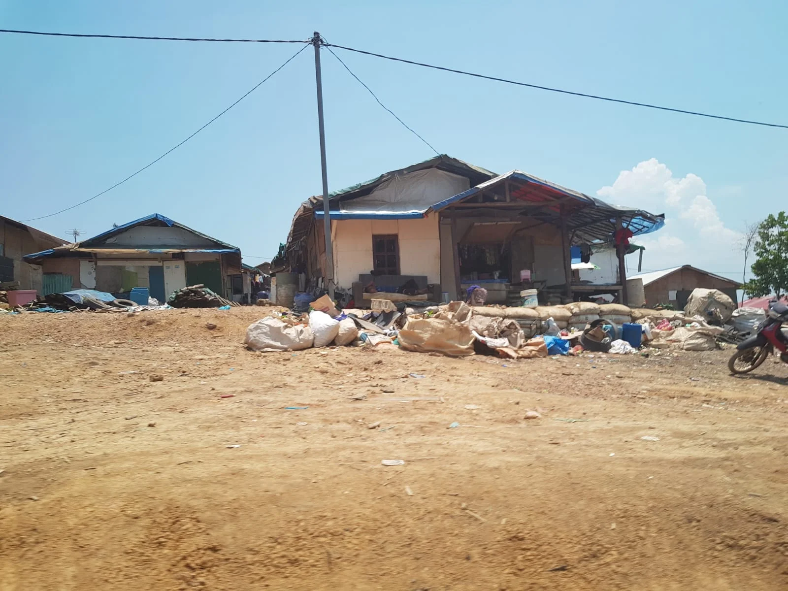 Teluk Waheng Community
