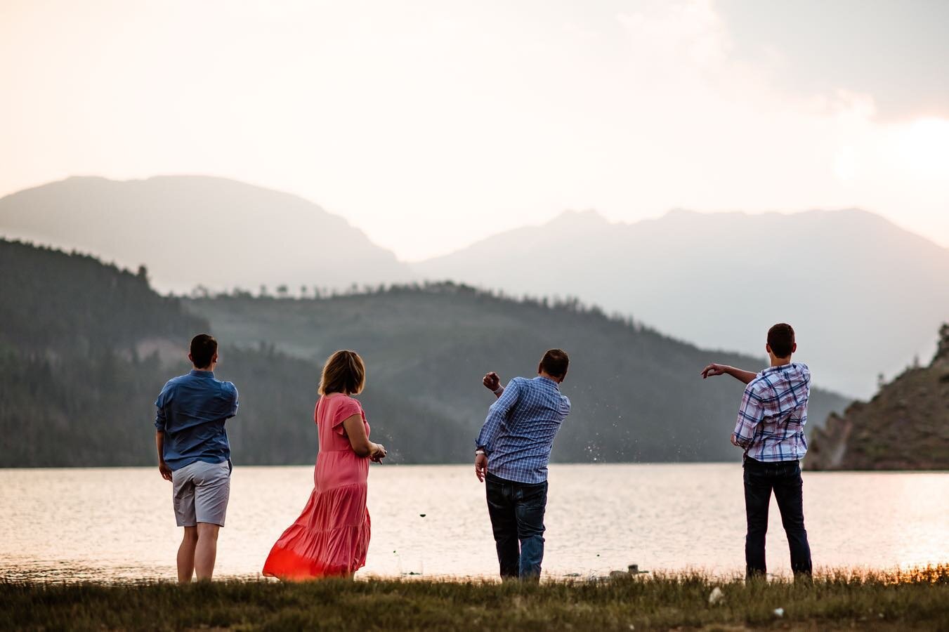 Making family heirlooms IYKYK #familyphotographer #coloradolife #coloradofamily #denverfamily #breckenridge #gobreck #vailfamilyphotographer #coloradogram #denverfamilyphotographer #breckenridgephotographer #breckenridgefamilyphotographer