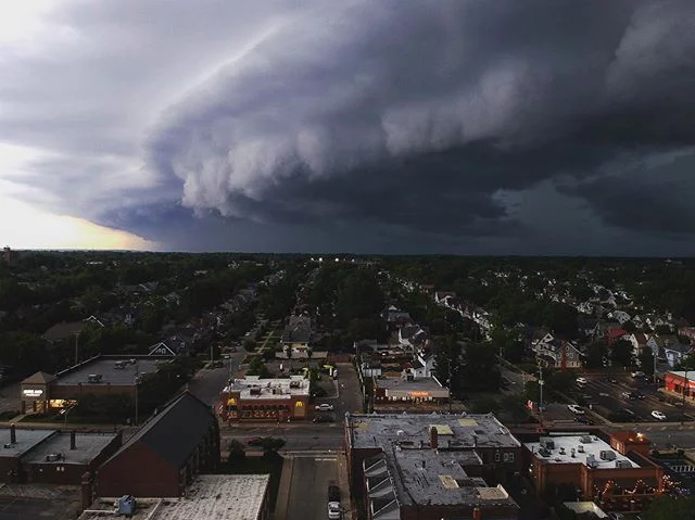 #clevelandweather moving in. Got the bird out of the air just in time..πππ
.
.
.
.
.
#drone #dronestagram #djispark #dji #aerial #weather #thisiscle