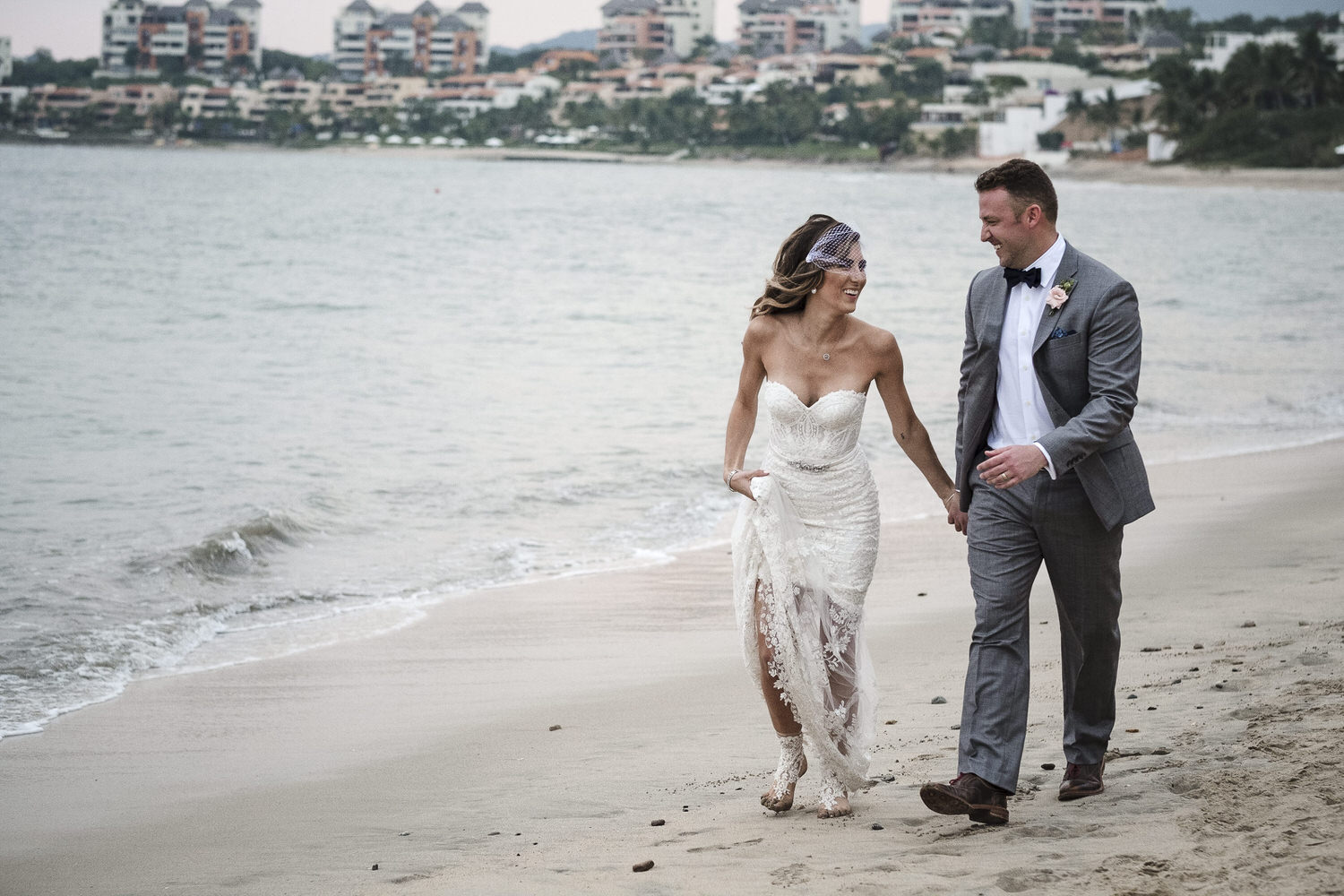 bride and groom puerto vallarta