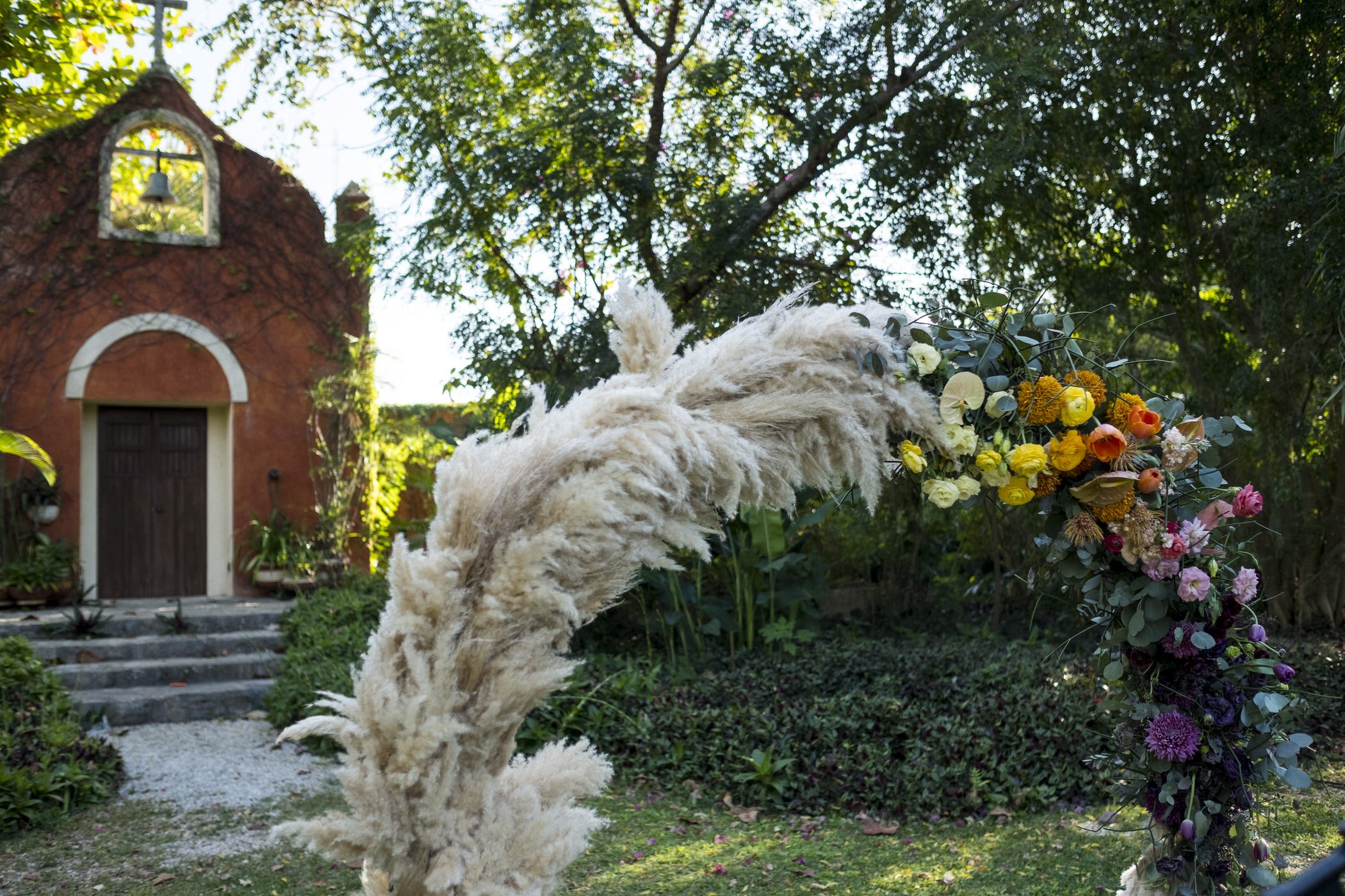 chio_garcia_hacienda_dzibikak_wedddin_photographer (14).JPG