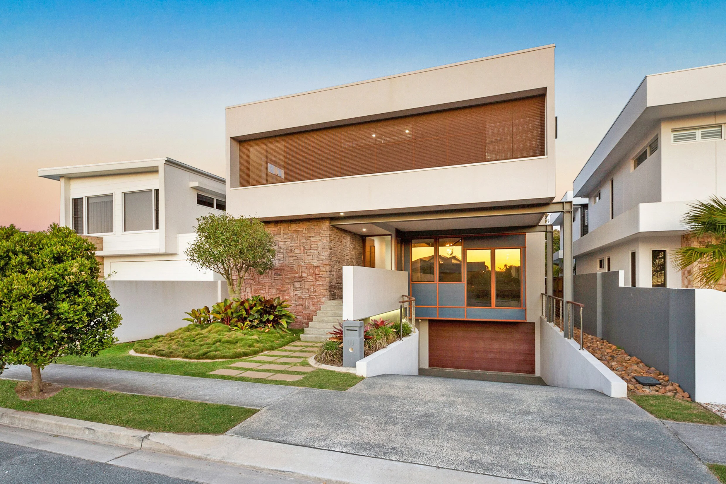 Coastal Solar & Privacy Dreams for this Gold Coast Abode