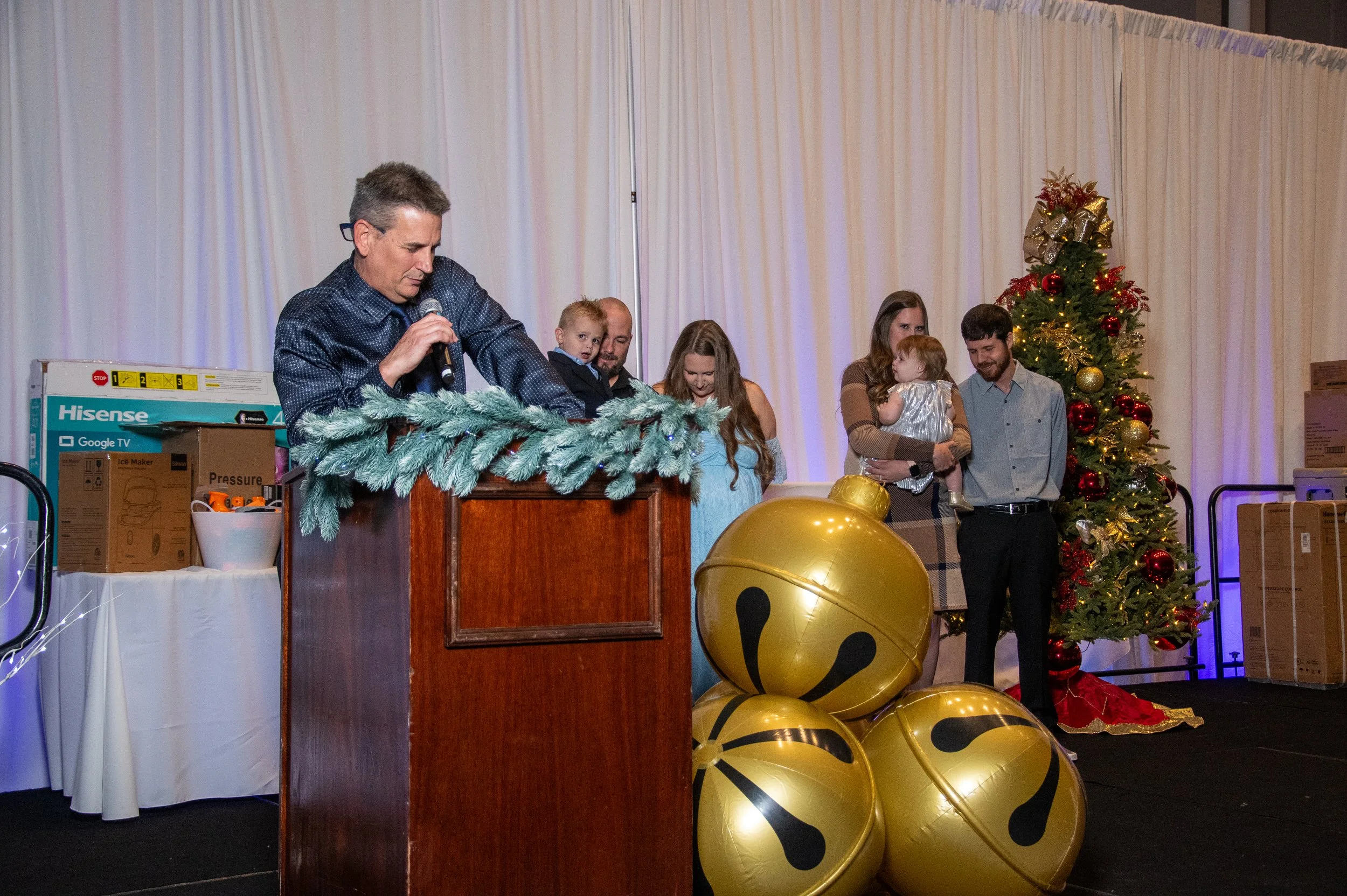 D and D Christmas-214.jpg