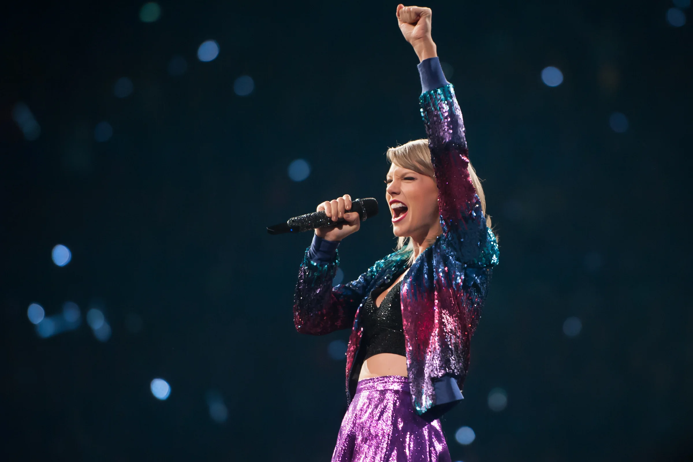 Taylor Swift at Scottrade Center