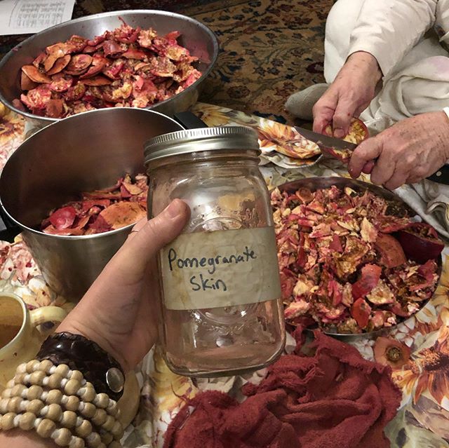 The pomegranate powder used at the Alandi Āyurveda Clinic pharmacy is hand made with love!
.
We take our pomegranate rinds, dehydrate them and then grind into a powder.
.
Pomegranate powder is indicated for parasites, is a female hormone balancer, tr