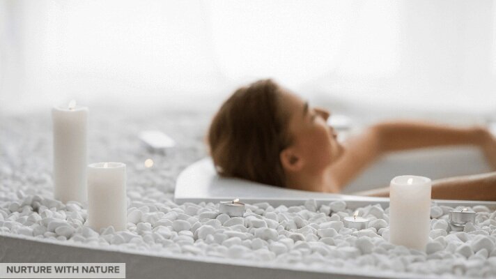 Total relaxationDiscover 8 Healing Benefits of Soaking in a Warm Bath