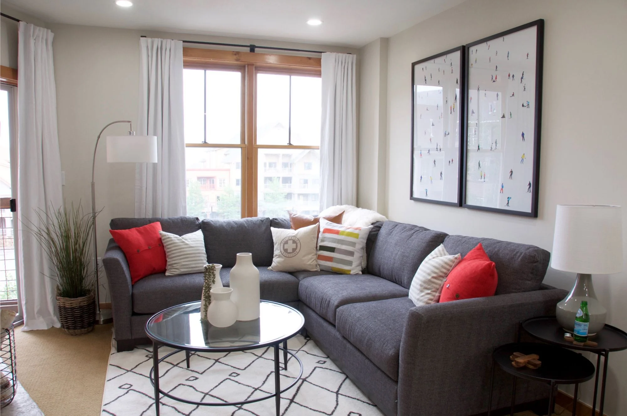 Living Room 1.jpg