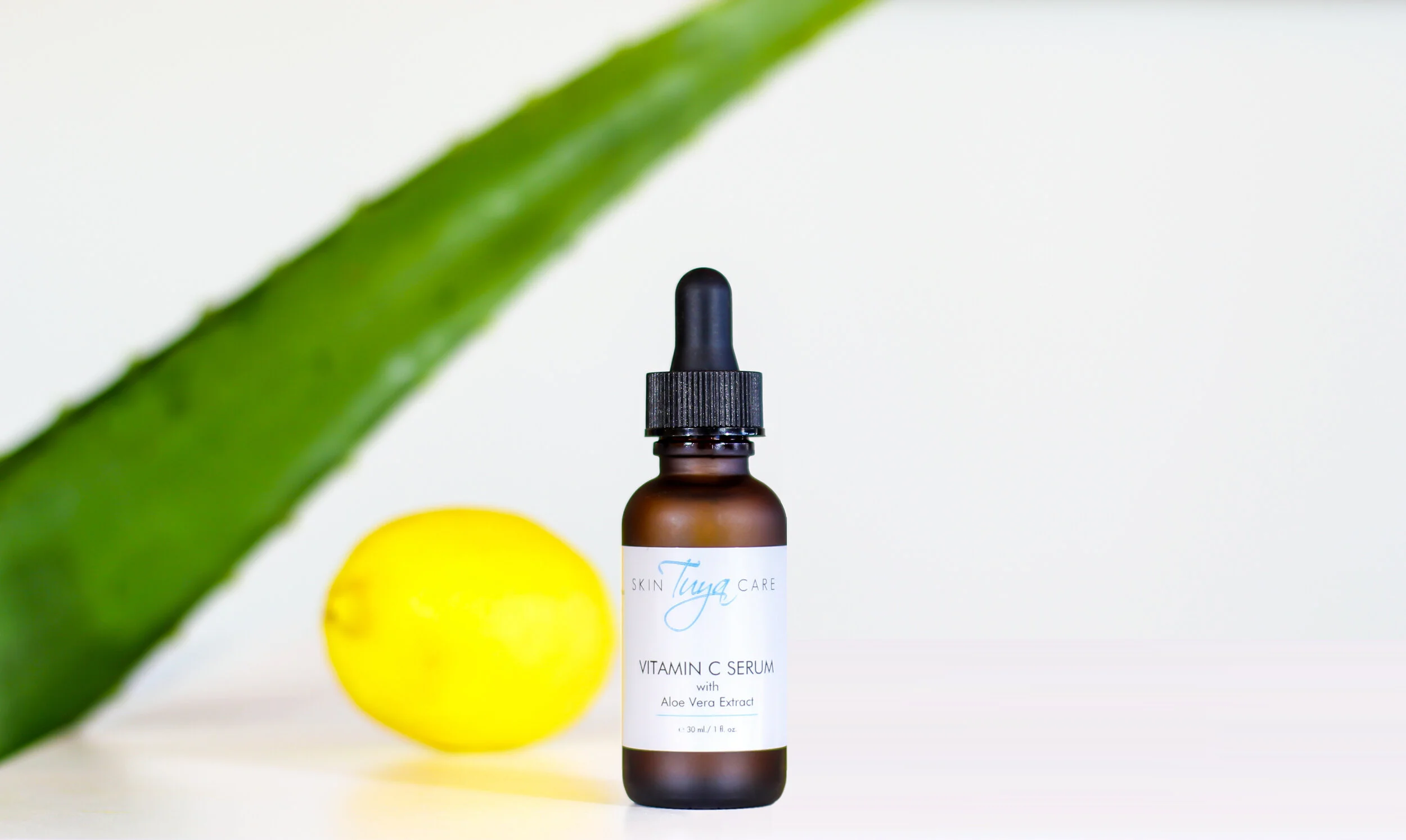 Vitamin C Serum with Aloe Vera Extract  TUYA SPA