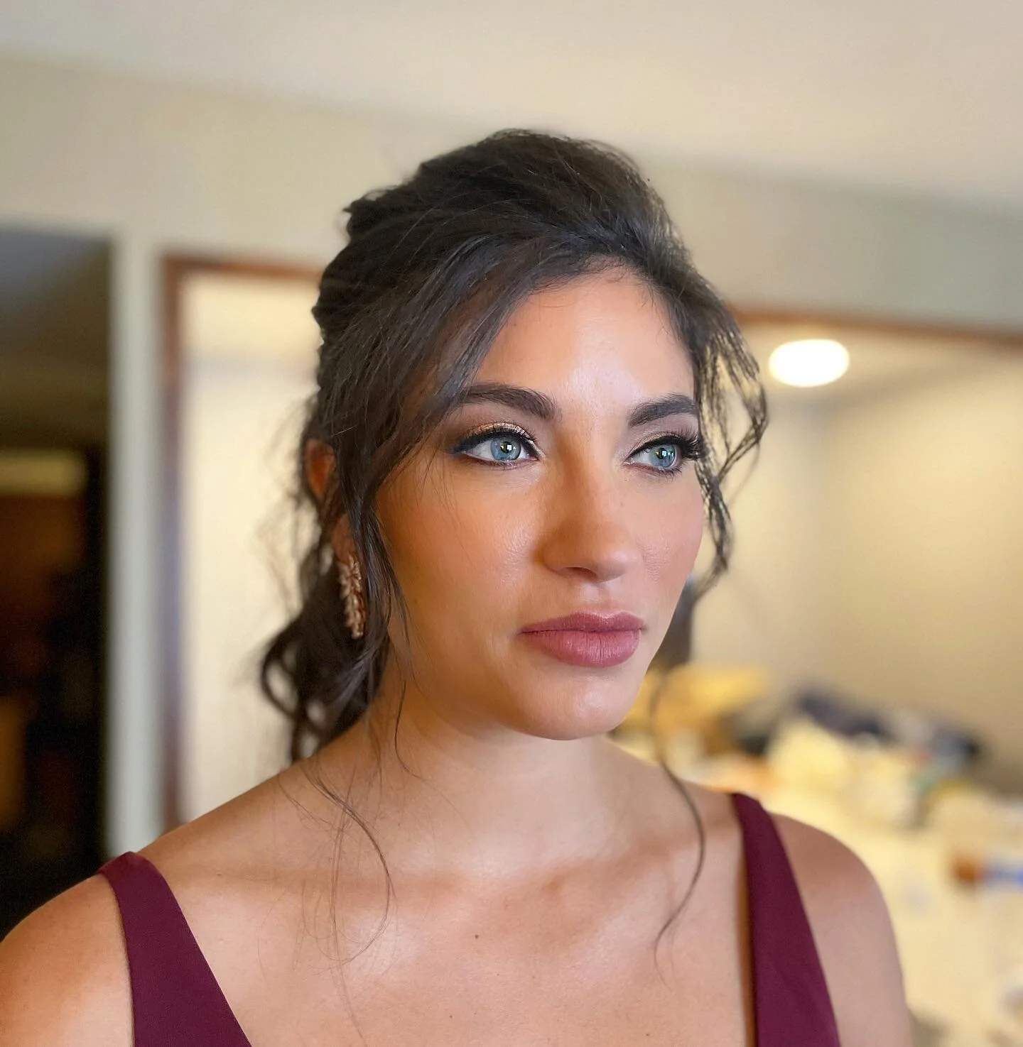 Playing up my client&rsquo;s features would probably be my favorite part of doing their makeup! Alli already had the most beautiful eyes and full lips, I opted to create a look that highlights them rather than distract from them. 👁👄✨
Most bridal cl